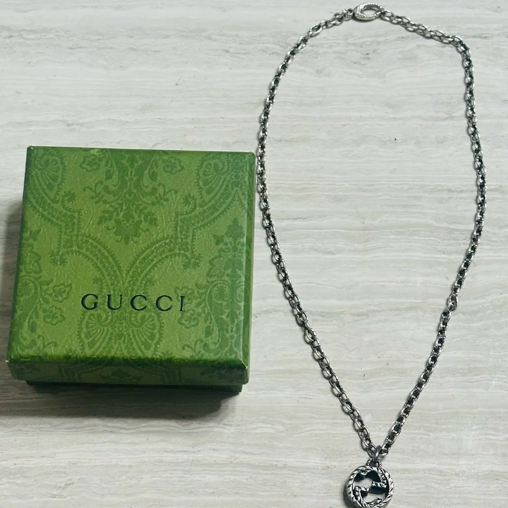 Gucci Textured Interlocking G Pendant Necklace Silver